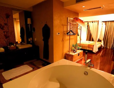 杭州钱塘养生会所的黄昏恋：当爱情遇上八十岁